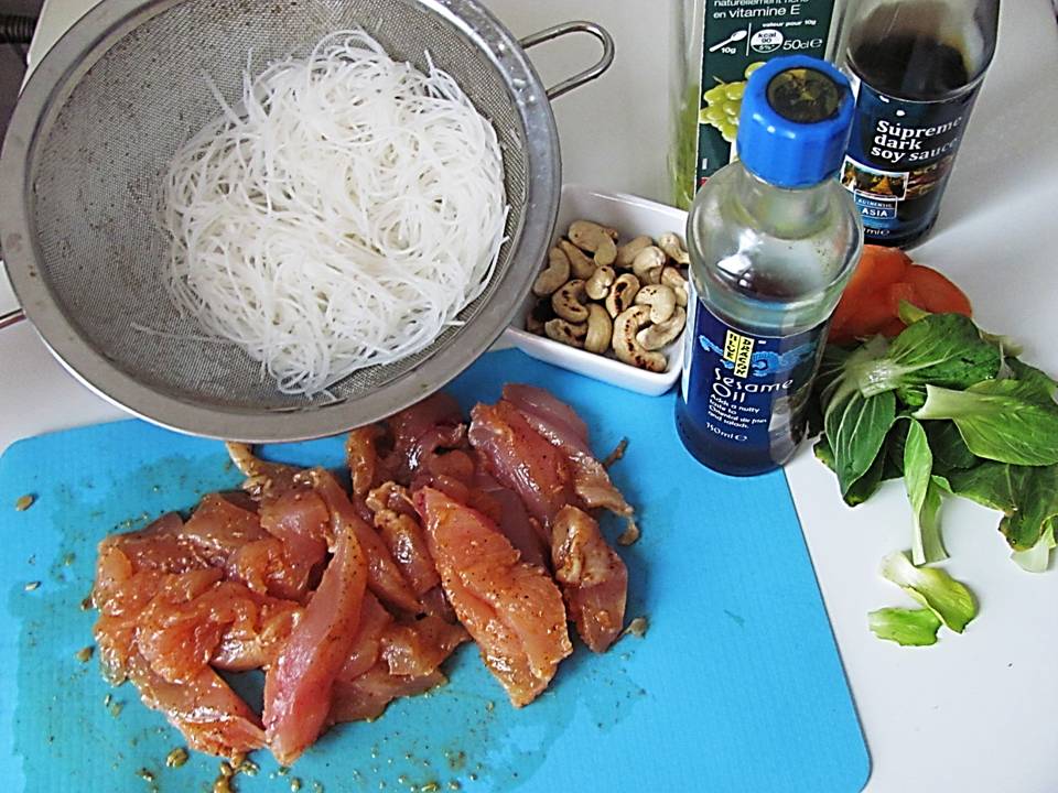 ingrediente wok de pui